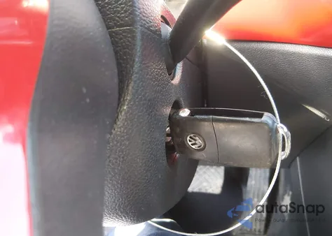 2016 Volkswagen Beetle 1.8T Se z USA, uszkodzony, nr VIN 3VWJ07AT5GM603875